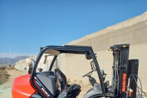 La carretilla MC 18-2 de Manitou está diseñada para trabajar en todo tipo de terrenos.