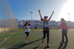 Participantes de la comunidad BSA llegando a la meta.