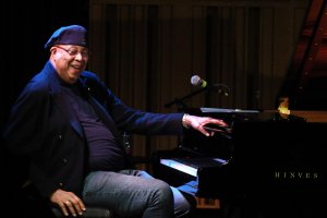 La sonrisa de Chucho Valdés, fruto de la conexión con la sala. Cortesía de Jesús Amat
