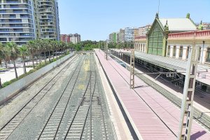 A pesar de la cercanía, el puerto de Almería es el único de Interés del Estado sin conexión ferroviaria.