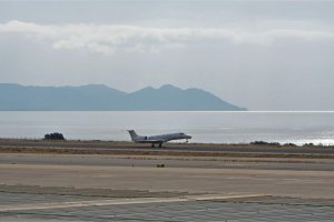 Un avión en el Aeropuerto de Almería.
