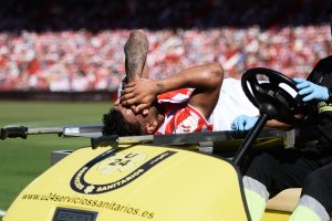 Luis Suárez se lesionó en el Almería-Granada.