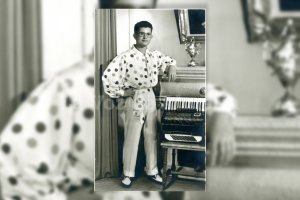 El polifacético Miguel Bisbal en uno de sus momentos de artista.