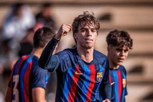 Con solo 18 años continúa disfrutando de su etapa en el FC Barcelona.