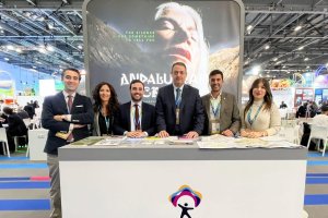 Expositor de Turismo Andaluz instalado en la World Travel Market.