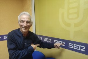 Un compañero peculiar, cercano, con un corazón enorme y siempre dispuesto a colaborar. Sus consejos son auténticos tesoros.