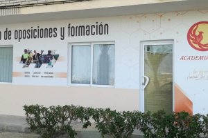 Academia Fénix en Vera.