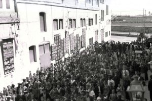Fachada del cine Hesperia en la calle General Segura. Fue construido en 1923 y se derribó en 1981.
