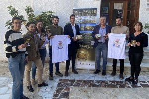 Mojácar recibe al pueblo de Iznájar.