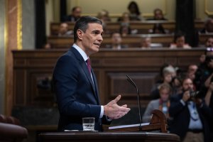 El presidente del Gobierno en funciones, Pedro Sánchez, durante la primera sesión del debate de investidura en el Congreso de los Diputados.