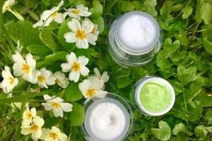 Crema para el contorno de los ojos.