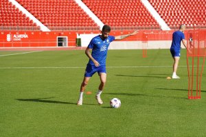 Centelles ya tiene el alta médica y entrará en la convocatoria del partido en Getafe.