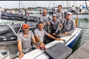 Regatistas del Club de Mar de Almería firman un sexto puesto en el Mundial de Veleros 6MR de Cowes.