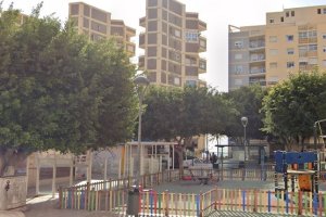 Plaza Zapillo, donde se encuentra ubicado el bar en el que ha fallecido un hombre.