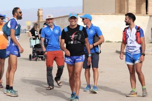 Imagen de los corredores durante la llegada a Las Salinas de Cabo de Gata en la edición pasada.