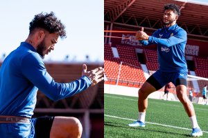 Las imágenes del colombiano haciendo ejercicios en el Mediterráneo este miércoles.