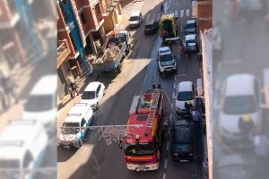 Al lugar de la emergencia acudieron un camión de bomberos procedentes de los parques de Huércal-Overa y otro de Albox.