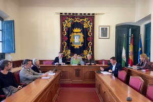 Los participantes reunidos en el salón de plenos del Ayuntamiento de Níjar.