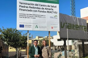 Los parlamentarios del Partido Popular de Almería, Manuel Guzmán y Julia Ibáñez.