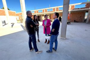 La teniente de alcalde, Almudena Serrano, y la concejala de Urbanismo, María del Mar Castelo visitan las obras.