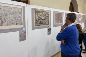 La exposición cartográfica ha contado con numerosos visitantes durante el mes de noviembre.