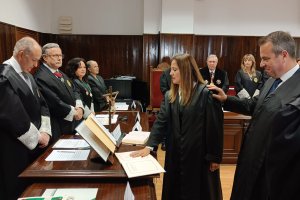 Instante en el que María del Mar Iribarne Alemany prestaba juramento o promesa como colegiada.
