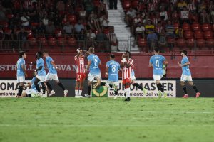 El Celta, que también está en la zona de descenso, cierra la jornada el lunes contra el Cádiz.