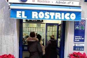 El gasto medio en lotería es de unos tres décimos.