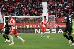 César Montes hizo un señor partido ante el Betis.