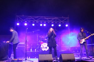 Nena Daconte deleitó a los cientos de asistentes en su concierto gratuito.