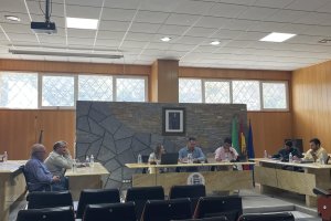 Archivo de una sesión plenaria en Macael.