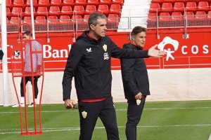 Gaizka Garitano y Julio Hernando preparando la visita al Metropolitano.