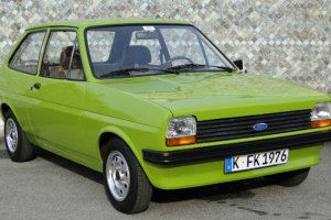 Un antiguo ford Fiesta de primera generación.