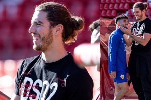 Babic en el entrenamiento de este sábado arropando a sus antiguos compañeros.