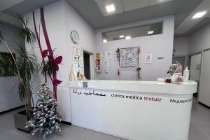 La clínica Trótula Ruggiero con decoración navideña.
