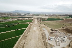 Obras en uno de los tramos del AVE Murcia-Almería, a su paso por el Levante almeriense.