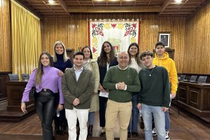 Los 5 jóvenes de Huércal-Overa que se beneficiarán de estas ayudas en el municipio.