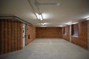 Acabados del aparcamiento de la calle Arráez
