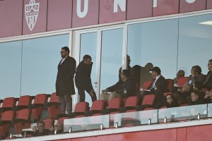 Mohamed El Assy en su \'tour\' por los palcos del Mediterráneo.