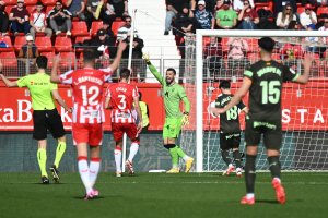 El Almería cumple tres partidos seguidos en casa con la portería a cero.