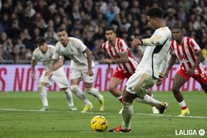 Una de las jugadas del Real Madrid-Almería.