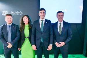José Vélez, María Gracia Alarcón, Francisco García y Javier A. García, tras la presentación de la nueva campaña turística de Mojácar en FITUR.