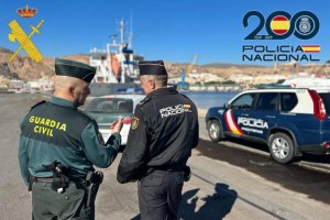 Agente de la Guardia Civil y de la Policía Nacional.