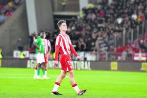 Arribas se lamenta durante el partido del viernes ante el Alavés.