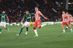 Milovanovic fue suplente contra el Alavés. Garitano dice que aún está verde para Primera División.