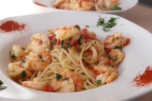 Fideos con cazón.