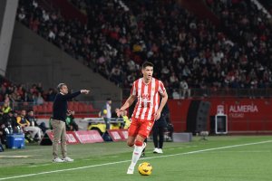 El defensa del Almería en el partido del pasado viernes ante el Alavés.