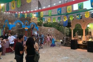 La kabila de Moros Viejos pone a punto la plaza del Parterre para este nuevo evento.