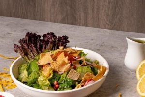 Alimentos ricos en hierro y vitamina B fortalecen el cabello.
