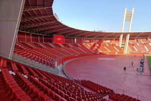 Los abonados de fondo ven el fútbol demasiado lejos y reclaman ya la Fase 2.